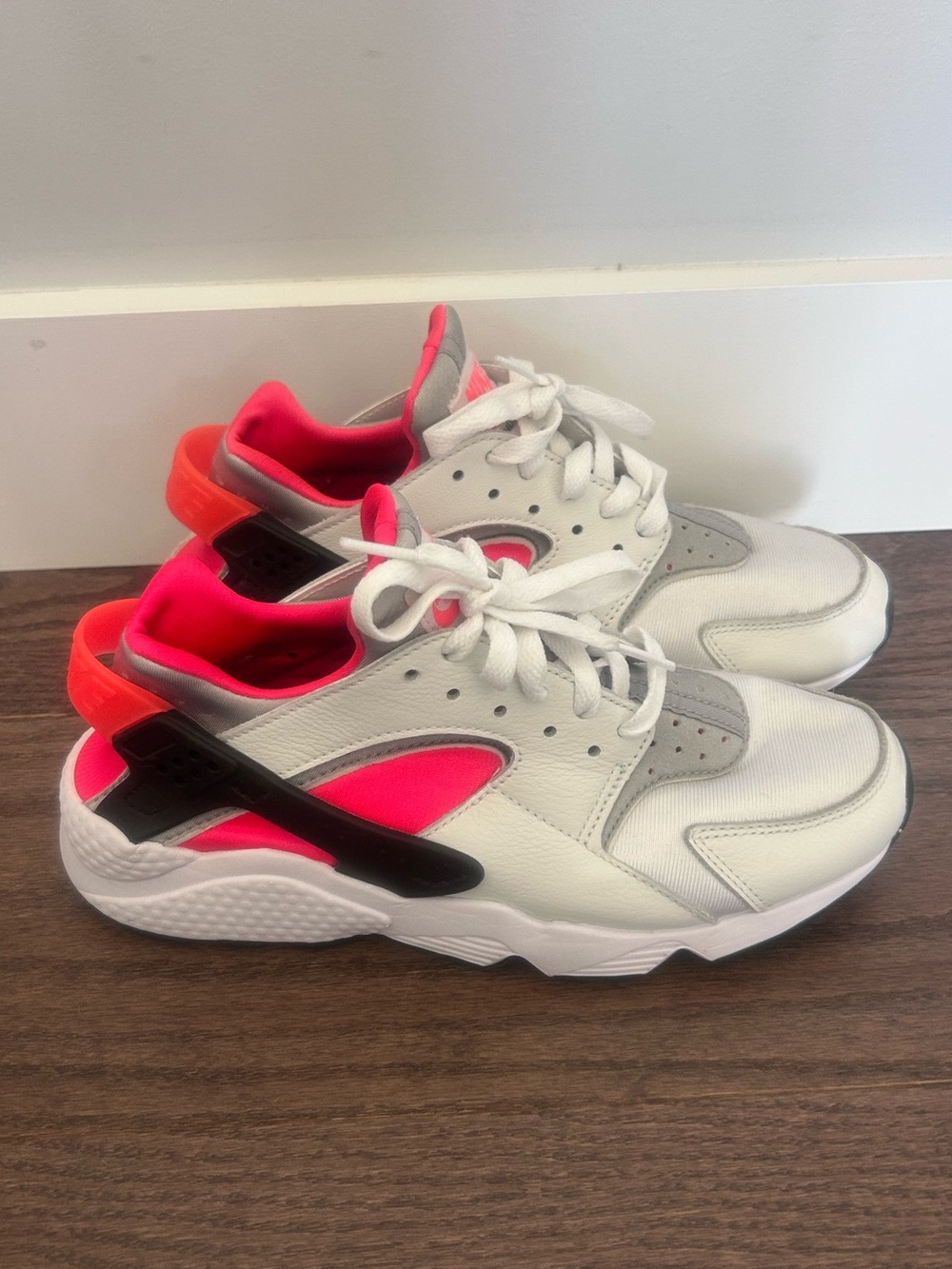 NEW Nike Size 7 Men's Air Hurache Runners Running Shoes